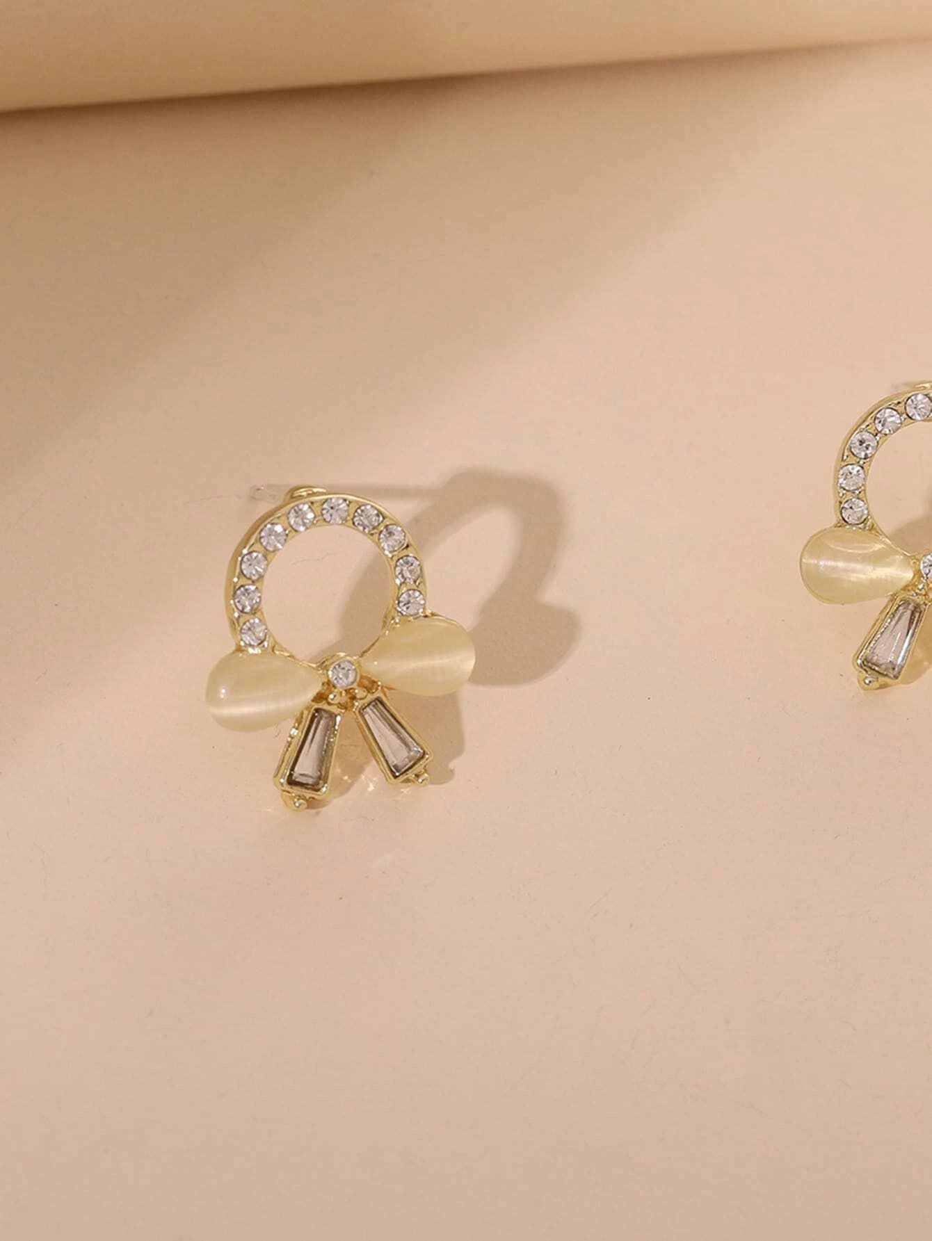 Rhinestone & Bow Design Stud Earrings - HDJ 196