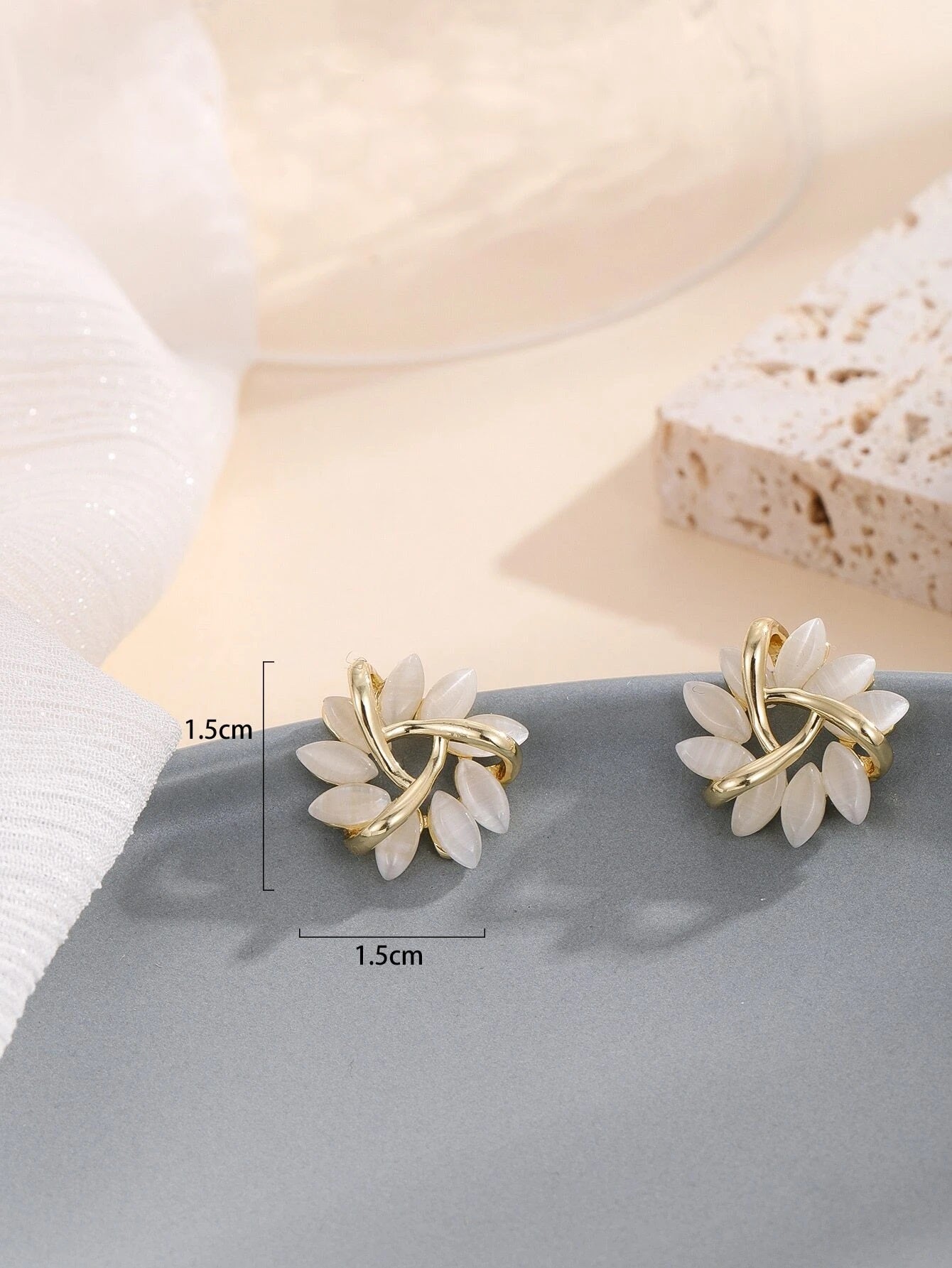 Zircon Decor Flower Stud Earrings - HDJ 200