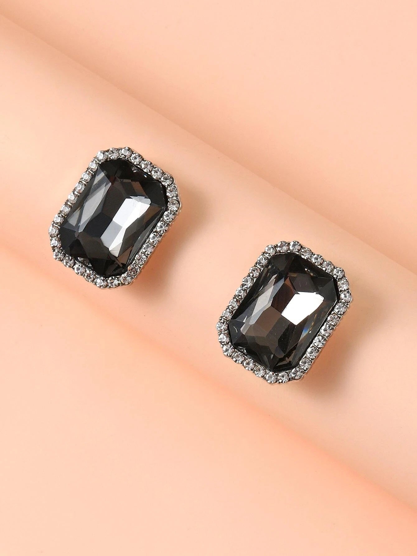 Geo Decor Stud Earrings - HDJ 204