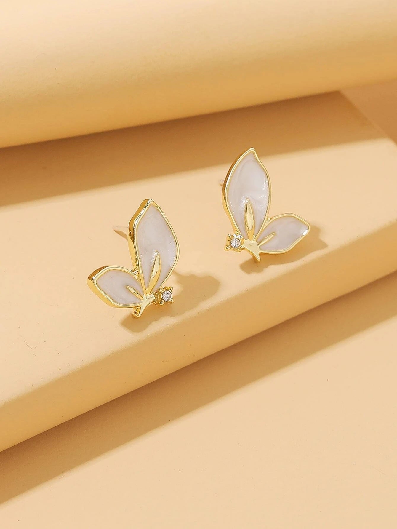 Simple Stud Earrings - HDJ 206