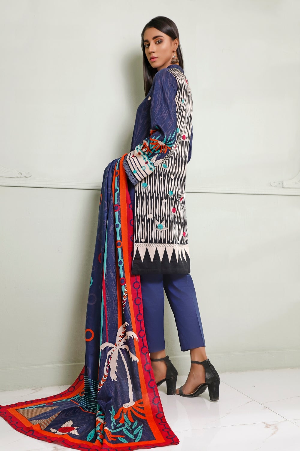 Ittehad Crystal Printed Lawn Unstitched 3 Piece Suit - LF-CL-21116-B-Summer Collection