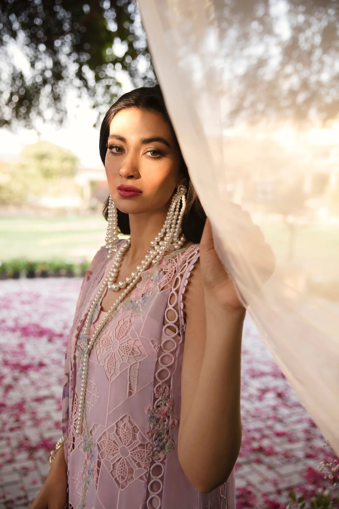 Sable Vogue Embroidered Lawn Suits Unstitched 3 Piece SL-04-23-V1 IRIS - Luxury Collection