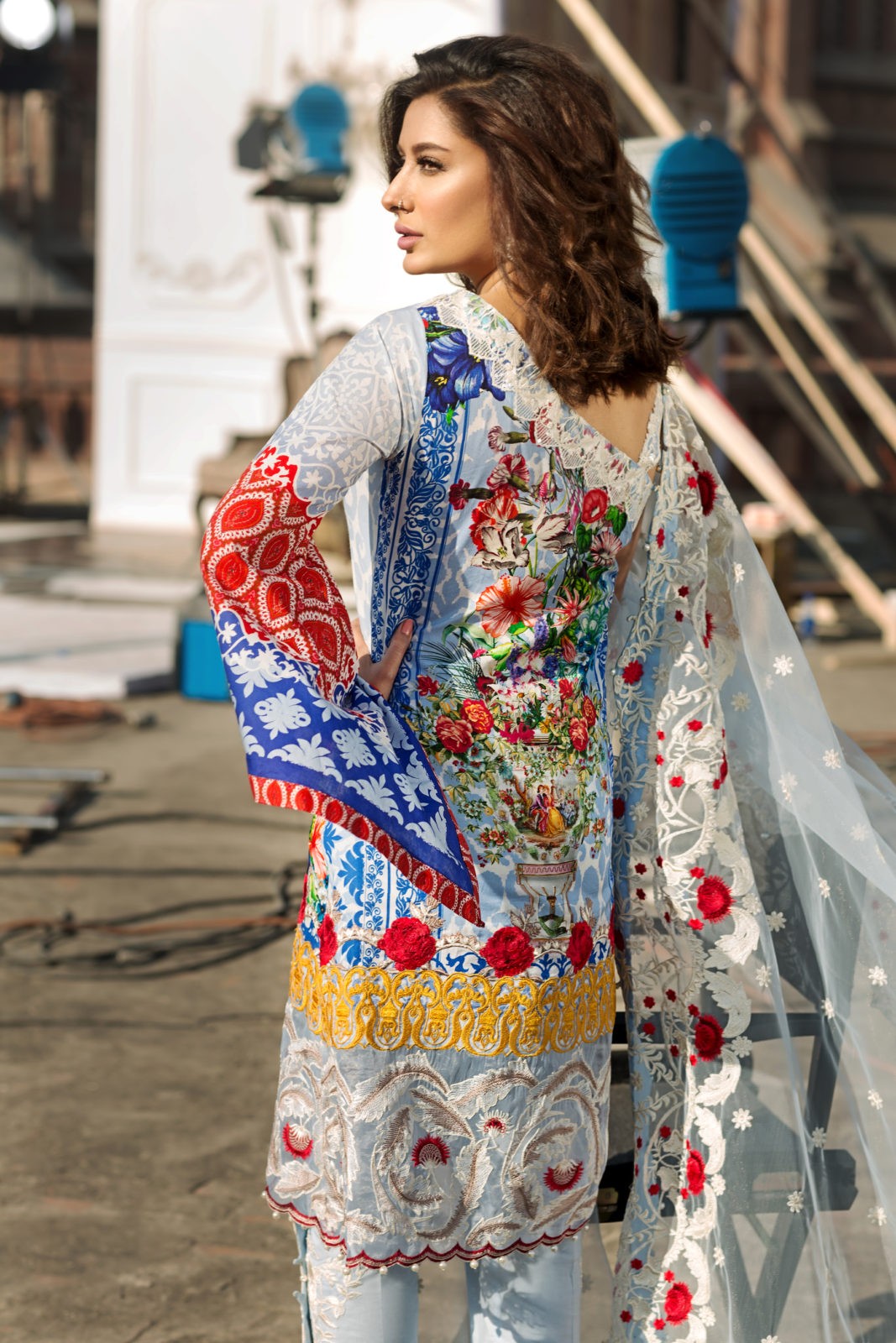 Vestire Luxury Embroidered Lawn Unstitched 3 Piece Suit - 05 Enchanted