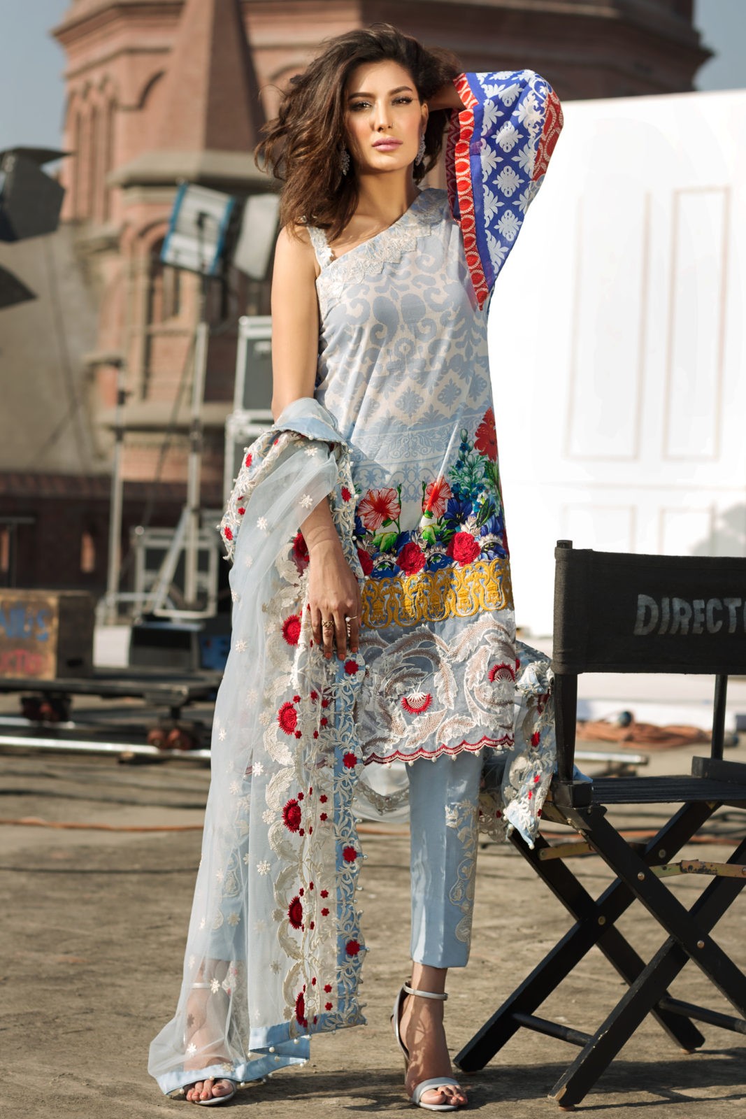 Vestire Luxury Embroidered Lawn Unstitched 3 Piece Suit - 05 Enchanted