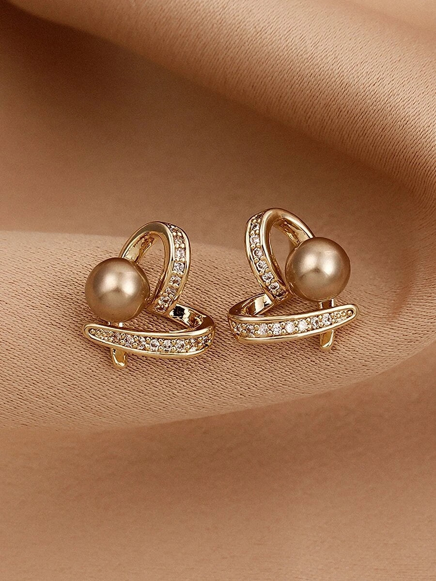 Rhinestone Heart Stylish Stud Earrings - HDJ 113