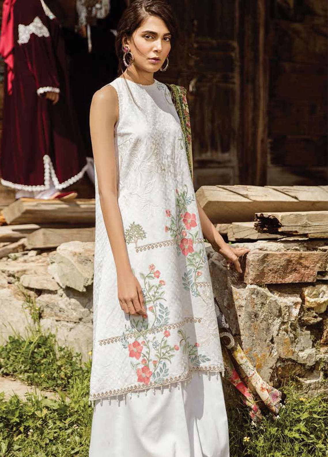 Mushk by Zara Shahjahan Luxury Embroidered Lawn Unstitched 3 Piece Suit - D3 Zarpash