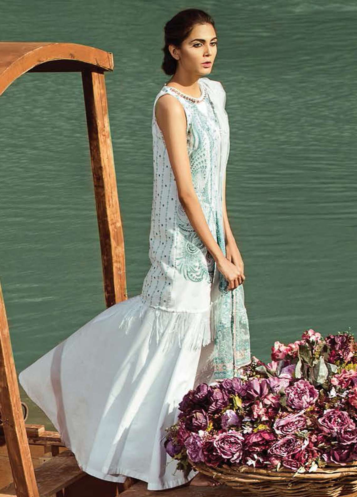 Mushk by Zara Shahjahan Luxury Embroidered Lawn Unstitched 3 Piece Suit - D9 Roshanay