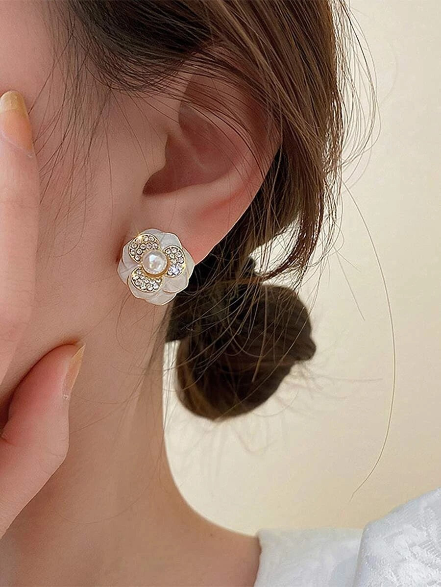 Faux Pearl Flower Stylish Stud Earrings - HDJ 124