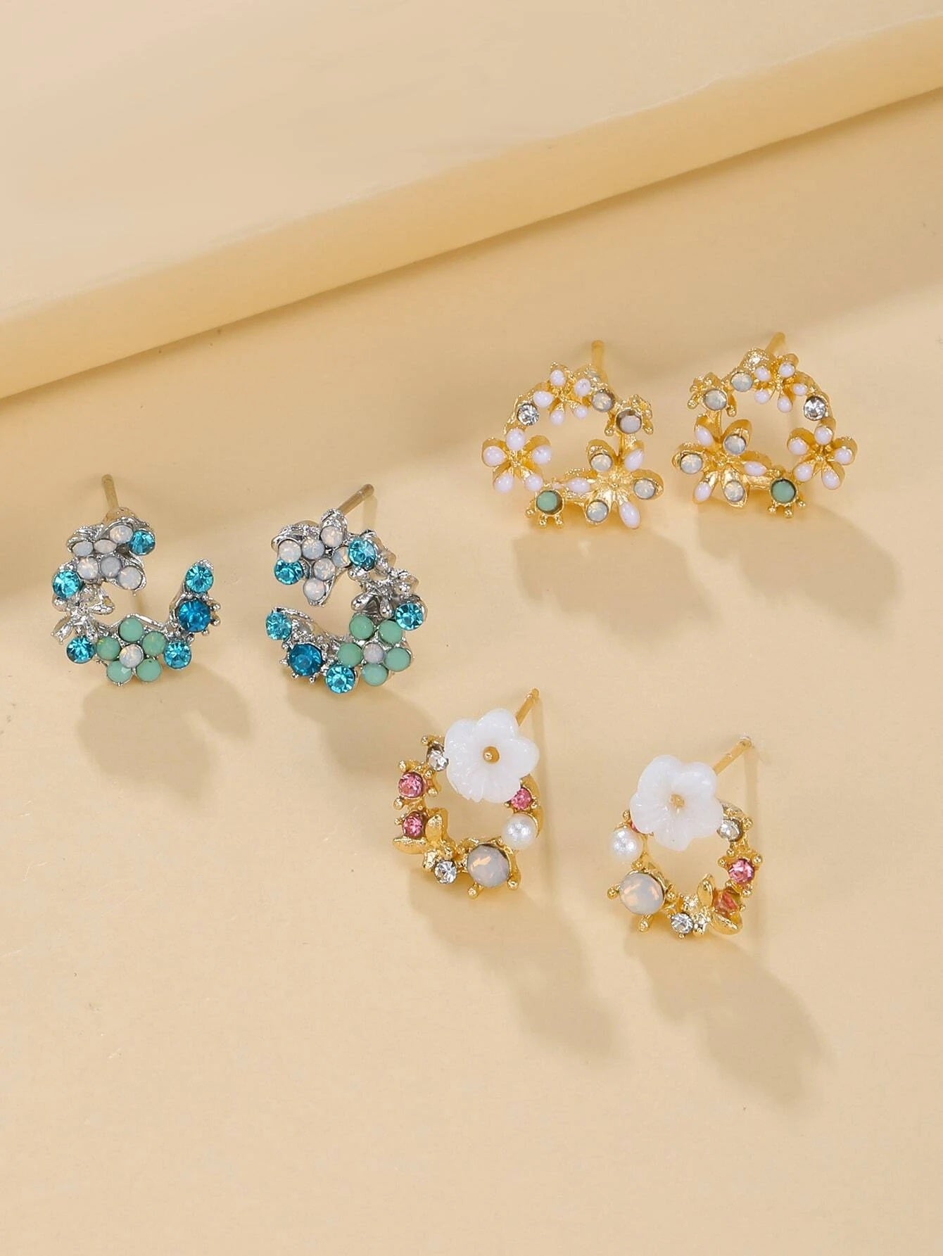 3pairs Pearl Flower Decor Stud Earrings - HDJ 017
